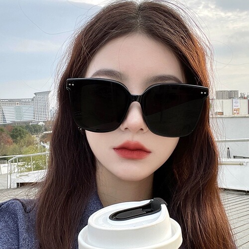 Fashionable and versatile new style sunglasses, square women's glasses, concave shape, slimming summer sunglasses