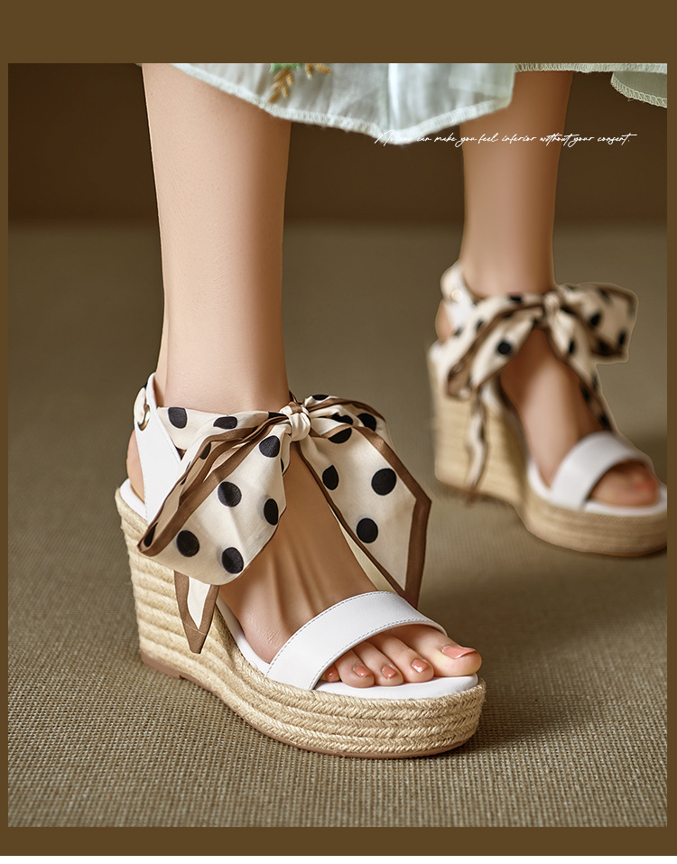 Sandal cao gót nữ hở mũi đế xuồng đan rơm, phối nơ và chấm bi — màu trắng, màu mơ chi tiết 1