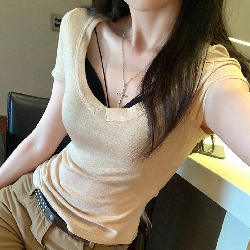 Pure Desire Hot Girl V-Neck Short Sleeve T-Shirt for Women Summer 2026 New Versatile Slim Fit Short Knitted Top