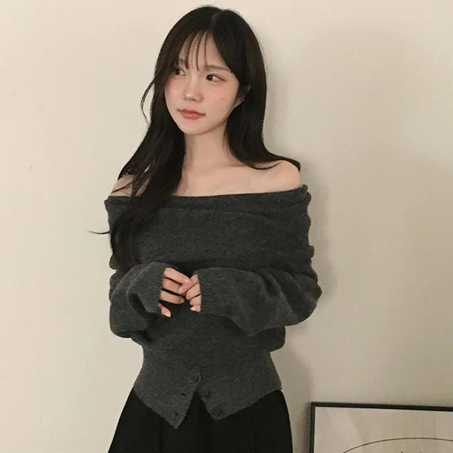 纯欲少女风性感一字肩翻领收腰毛织上衣辣妹纯色百搭下摆排扣上衣