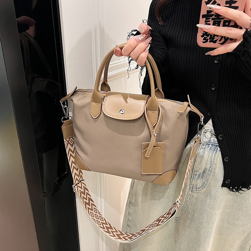 Bolso de Mano Impermeable de Nailon para Mujer, Estilo Dumpling, Nuevo Modelo 2026, Moderno, Casual, Versátil, Bandolera