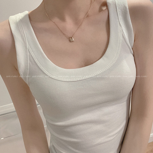 Korean wide shoulder strap anti-exposure vest women's summer wear that covers the breasts and wears a base layer top with a slim fit