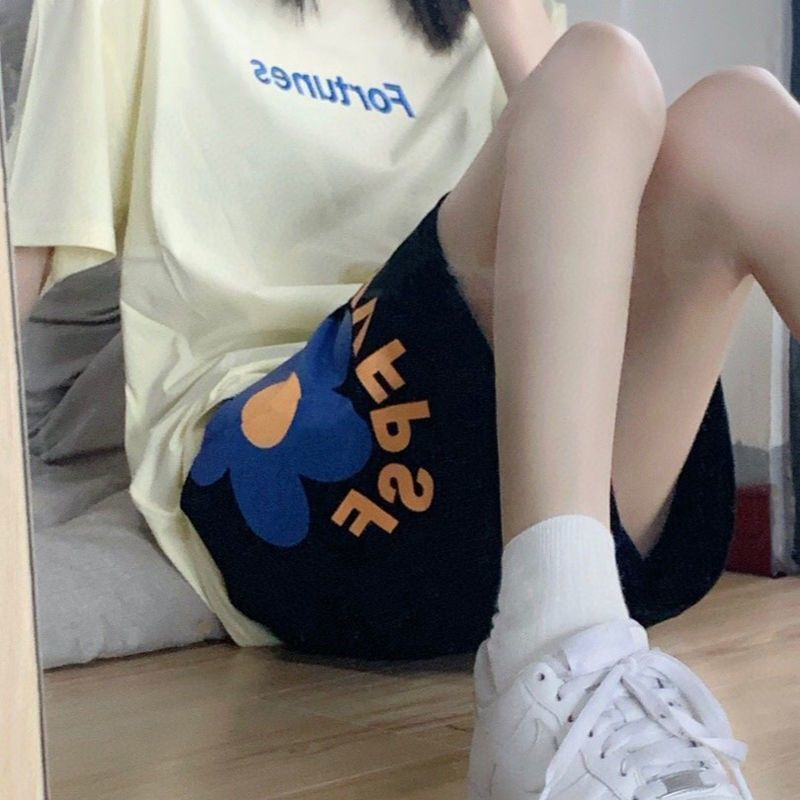 Summer new cute small flower printed shorts female students Korean style loose casual sports slimming versatile cropped pants Summer new cute small flower printed shorts female students Korean style loose casual sports slimming versatile cropped pants