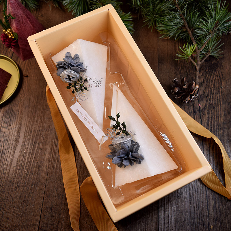 Enfeite de vela natalina criativo em formato de pinheiro com flocos de neve, estilo INS, para nicho ou presente sofisticado._voghion.com