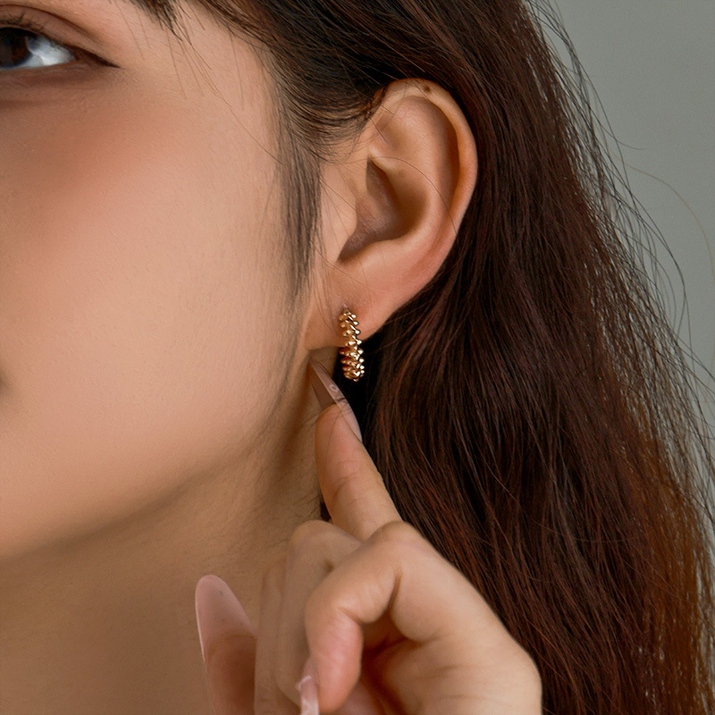 Joyería Xuping simple retrógrado aretes de geometría circular moda personalidad transfronteriza pernos de orejas diarios fácil de usar aretes al por mayor