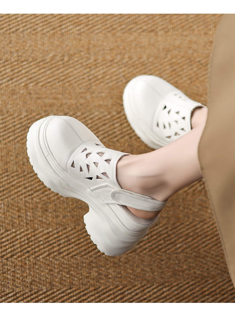 Giày sandal lỗ nữ đế xuồng platform cao 12 cm, bít mũi, dáng đế xốp nhẹ — đen, trắng chi tiết 11