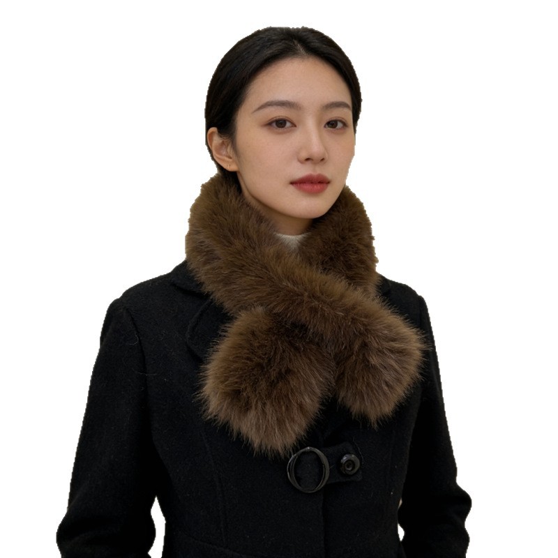 Otoño y invierno calentamiento espeso bufandas de peluche imitación de zorro damas simple chal versátil cuello al por mayor