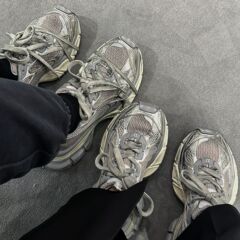 パリの3xlシャンパンの色は古いお父さんの靴をします。