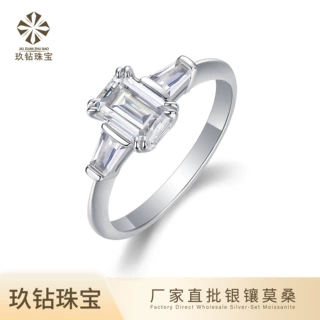 925银镶莫桑石戒指女三石款ins风订婚女戒小众高级感首饰跨境定制