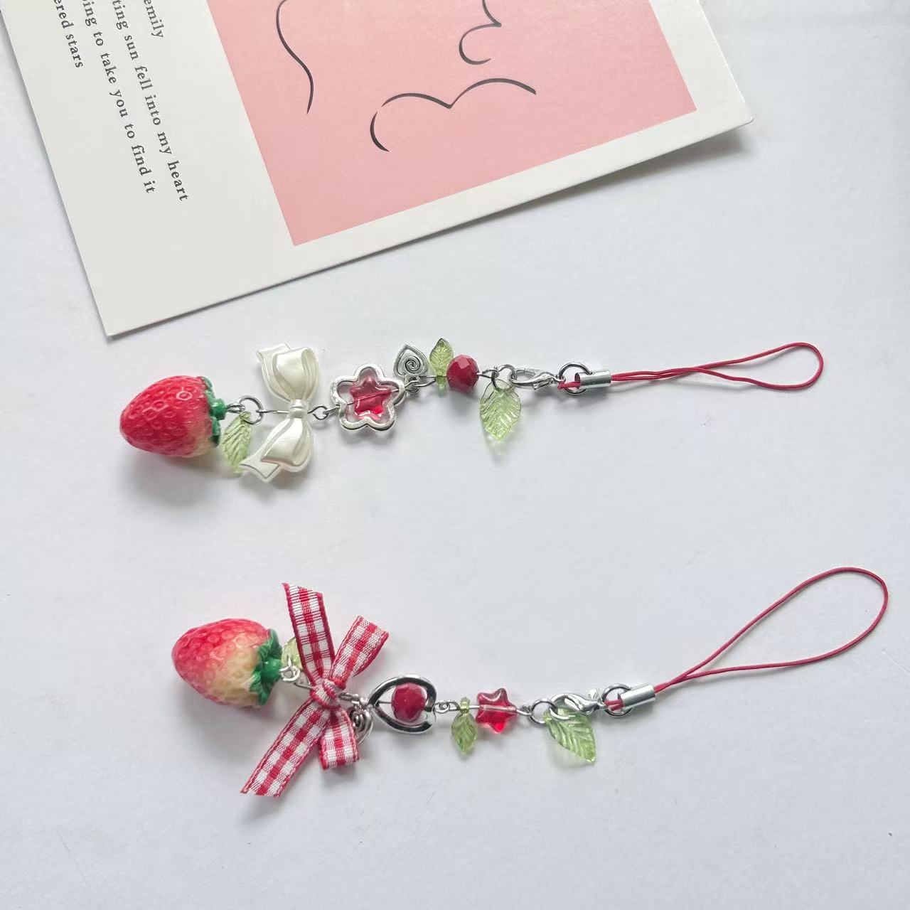 Creative spring new product chain mobile phone chain beaded small pendant camera chain cute niche ins style pendant girl heart