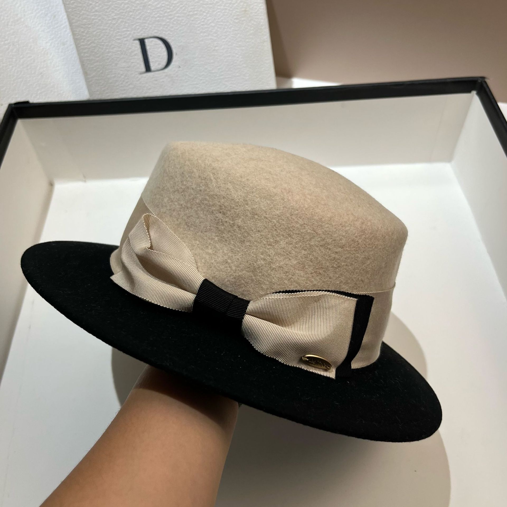 Chapeau haut de forme plat en pure laine de couleur contrastante avec nœud automne et hiver nouveau chapeau de célébrité Hepburn chapeau de jazz britannique_voghion.com
