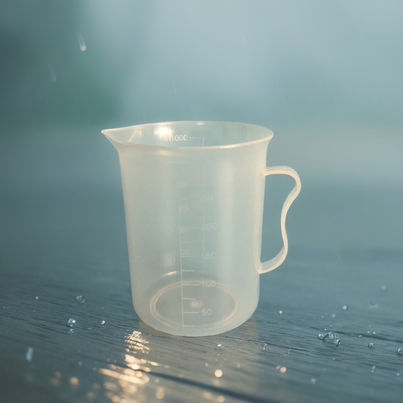 【厂家供应】塑料量杯PP计量杯 双面刻度杯 实验器皿 250ml