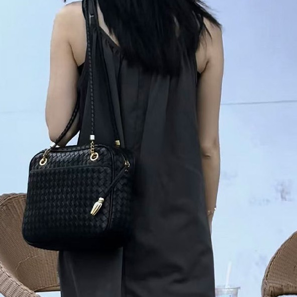 New Woven Shoulder Bag Double-Layer Sheepskin Vintage Luxury Arc-Shaped Exquisite Handbag High-End Tofu Bag - Thumbnail 4