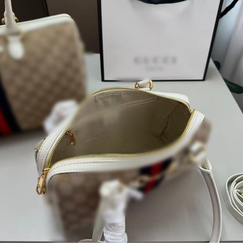 Gucci Pillow Bag with a Low-Key, Textured Print, 2026 New Vintage Print Shoulder Bag, Light Luxury Monogram