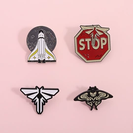 胸针;金属工艺品;项链