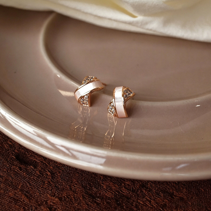 【Pearl Radiance】Pink Mother-Of-Pearl Cross-Shaped Sparkling Diamond Rose Gold Earrings for Women, Unique Design, Versatile and Gentle Earrings