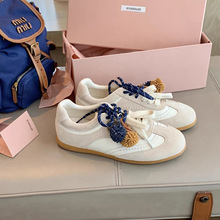 ���ы�ͬ������ߵ�ӖЬ�r���¿�ײɫЬ���A�^�ɹ�ƽ�����e�\��Ь