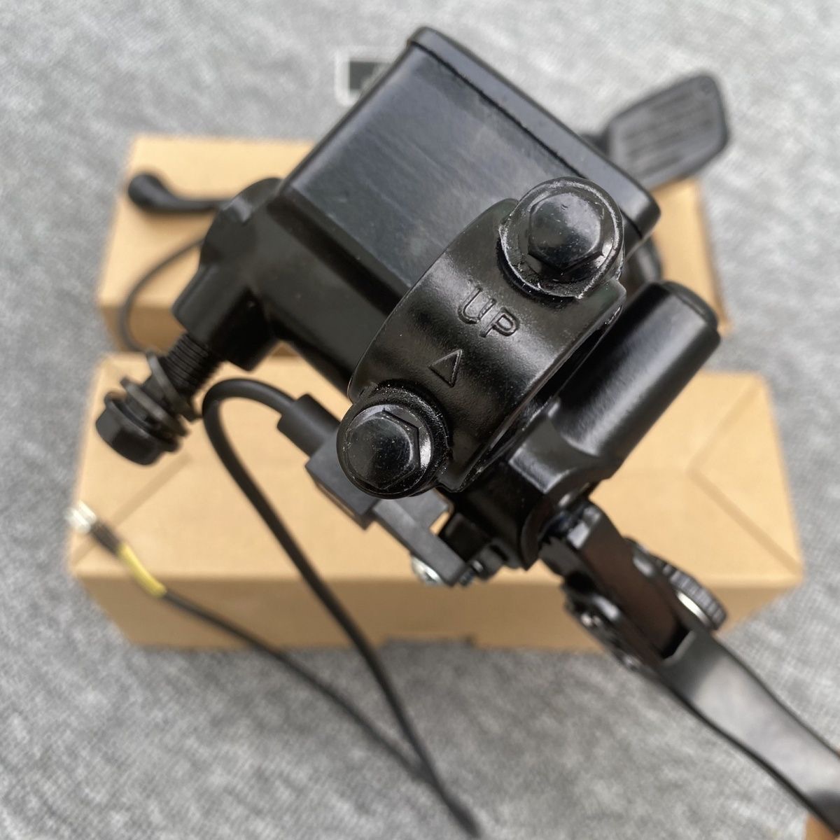 Suitable for the Ninebot E300P front pump, E Orion, and Niu electric scooters; a universal direct-fit brake handle disc brake front pump