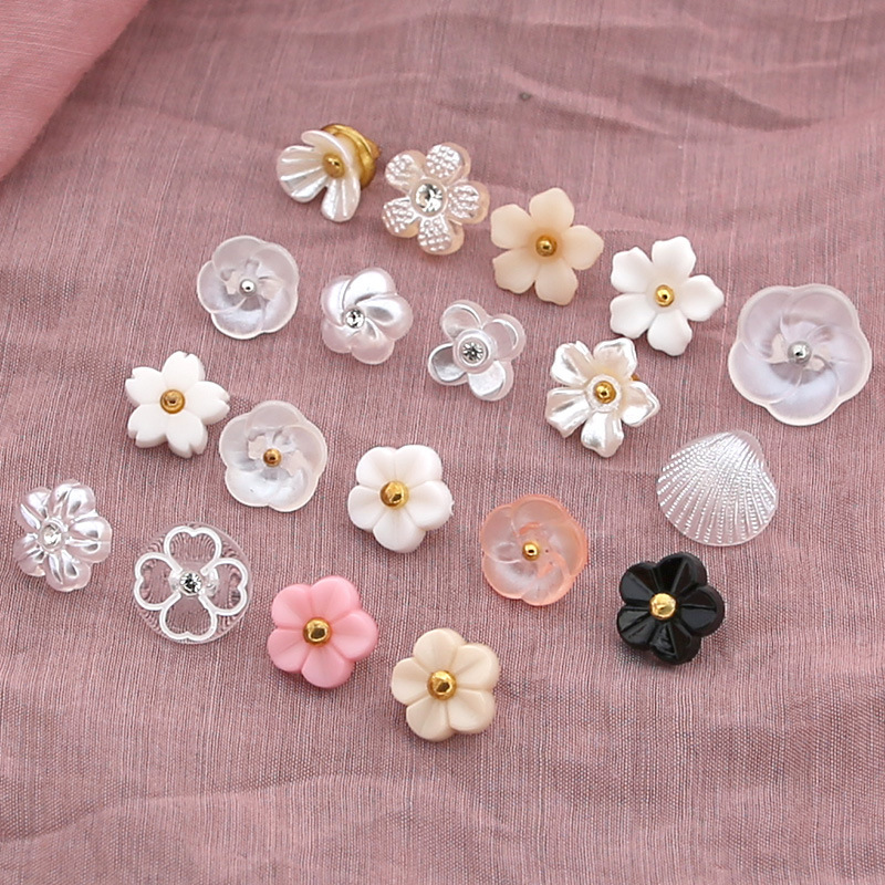 In stock plastic flower button women's sweater cardigan shirt button Children Baby sunflower button accessories wholesale In stock plastic flower button women's sweater cardigan shirt button Children Baby sunflower button accessories wholesale