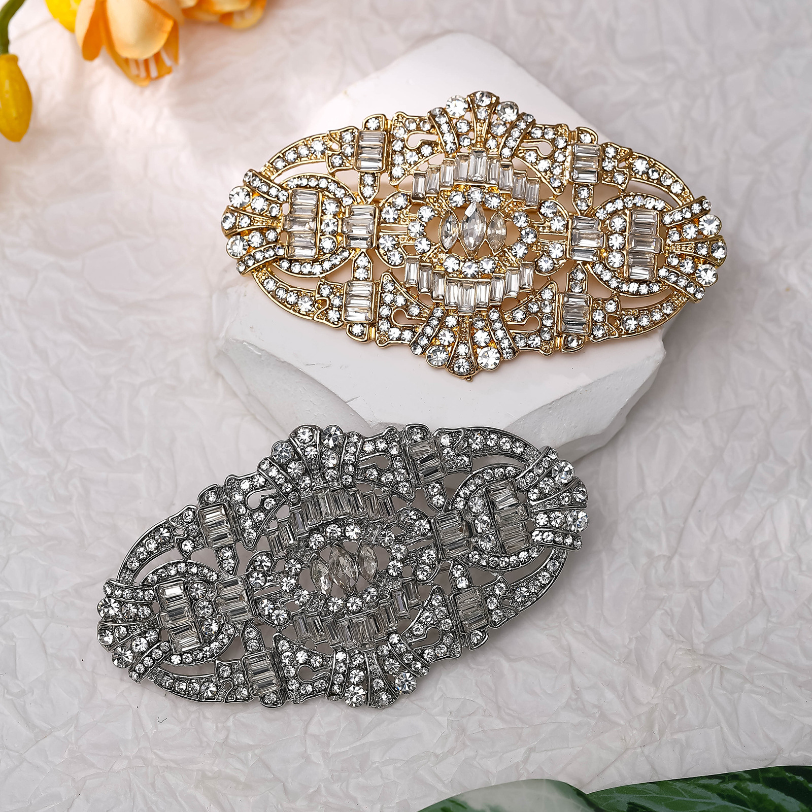 Retro full diamond shield brooch high-end women's classical light luxury high-grade corsage clothing exquisite crystal pin wholesale