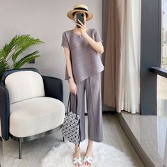三宅褶皱时尚休闲套装女夏季2025新款不规则上衣宽松阔腿裤两件套
