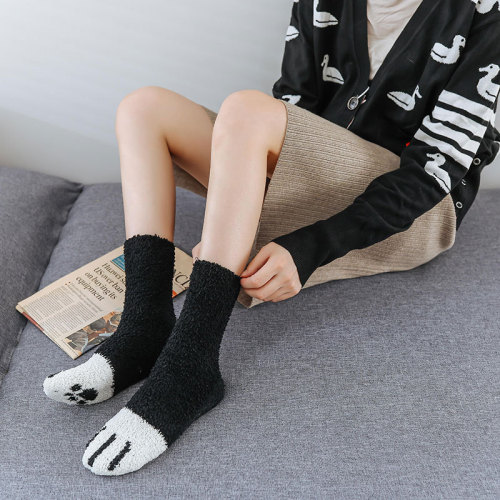 Autumn and winter warm and thick cat paw print coral velvet socks women's towel floor socks mid-calf cat paw sleep socks wholesale