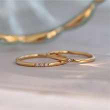 精致三钻线圈高级极细素圈碎钻戒指女叠戴18K钛钢关节尾戒不掉色