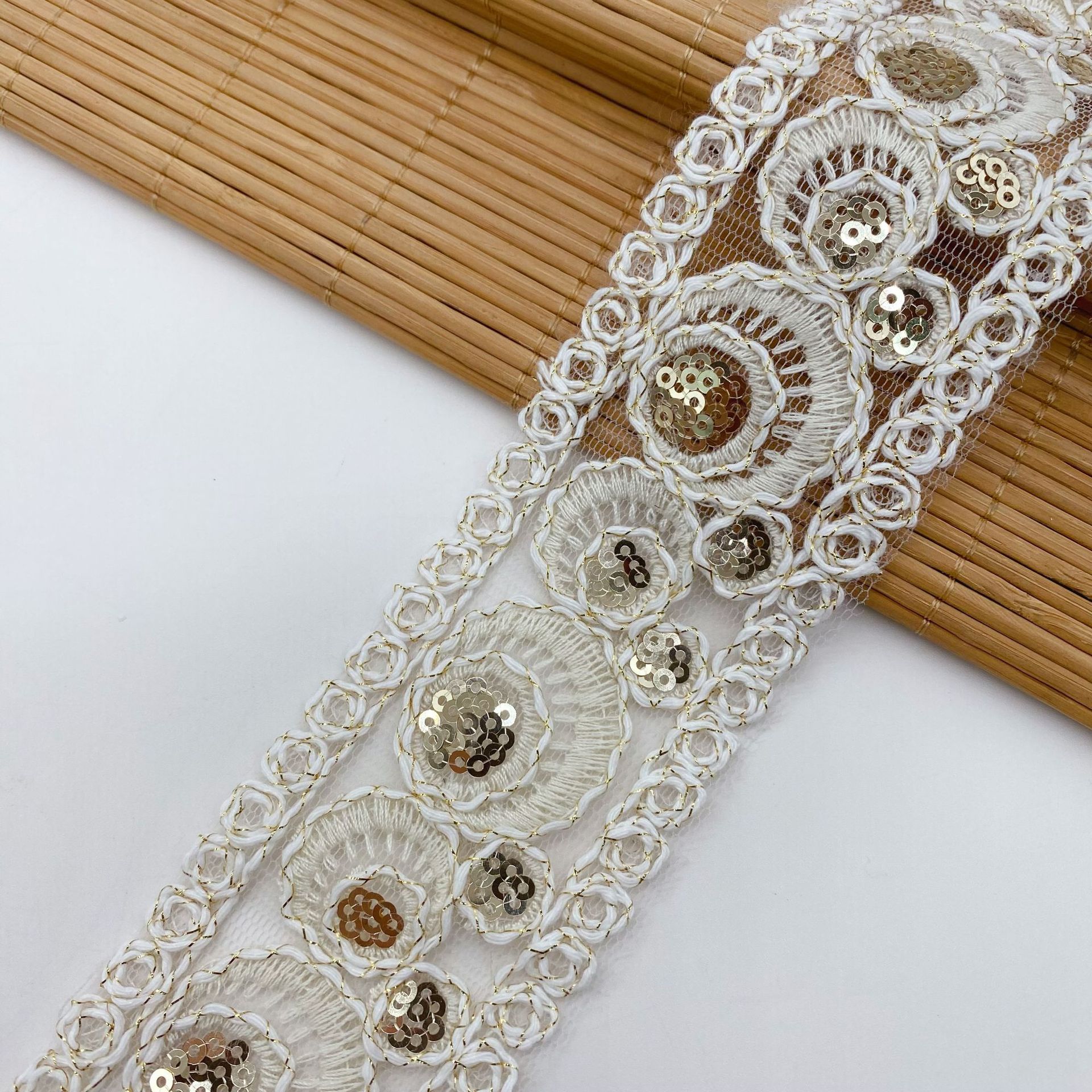 Accesorios de encaje de bordado étnico retro, malla, lentejuelas, bordado, ropa de bricolaje hecha a mano, accesorios de escote, código de barras de cinta