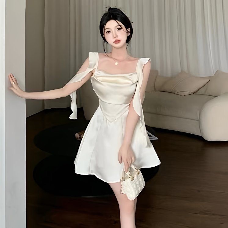 ホットガールショートスカートスクエアカラーサテンウエストドレス女性の夏のデザインフレンチサスペンダースカート妖精リボンスカート|undefined