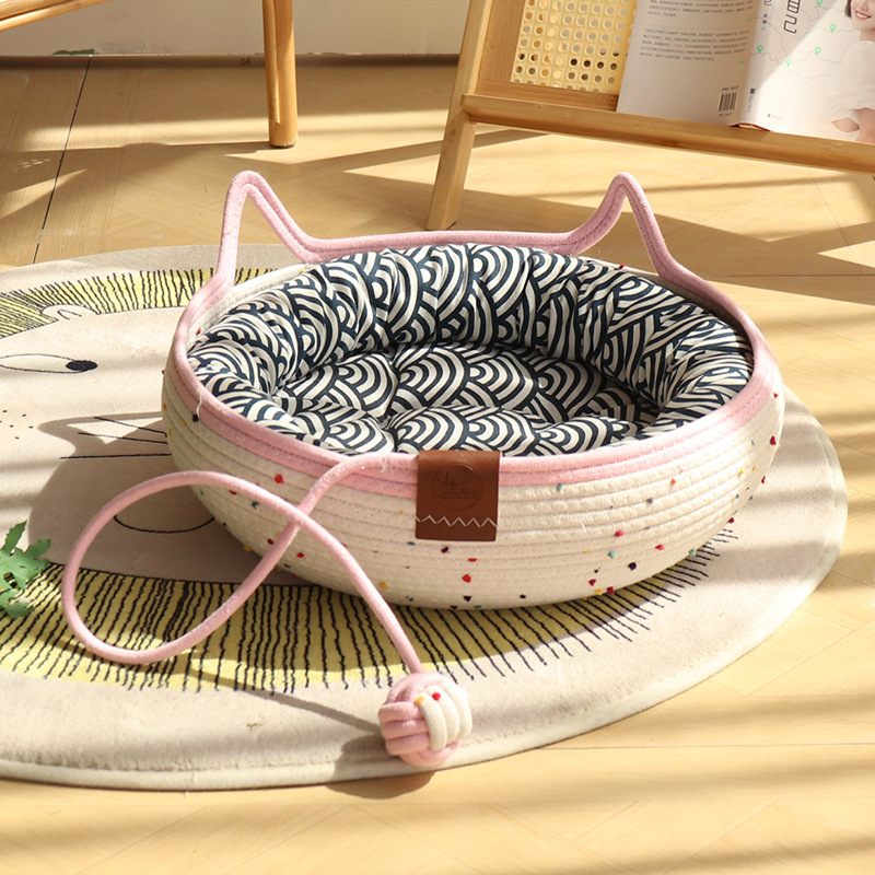 컬러풀한 폼폼 - 핑크색 장난감 공 + 파란색 화장솜 + 파란색 베개