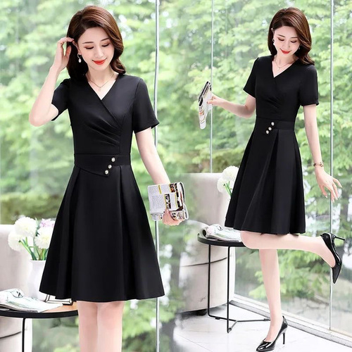 Plus-size 300-pound curvy mom-style dress—summer, youthful look, perfect for hiding curves while creating a slimming effect with its mid-length design.