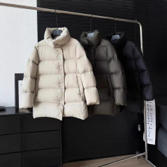 江南家冬新款加厚高端轻奢泡芙感90白鸭绒羽绒服女立领短款面包服