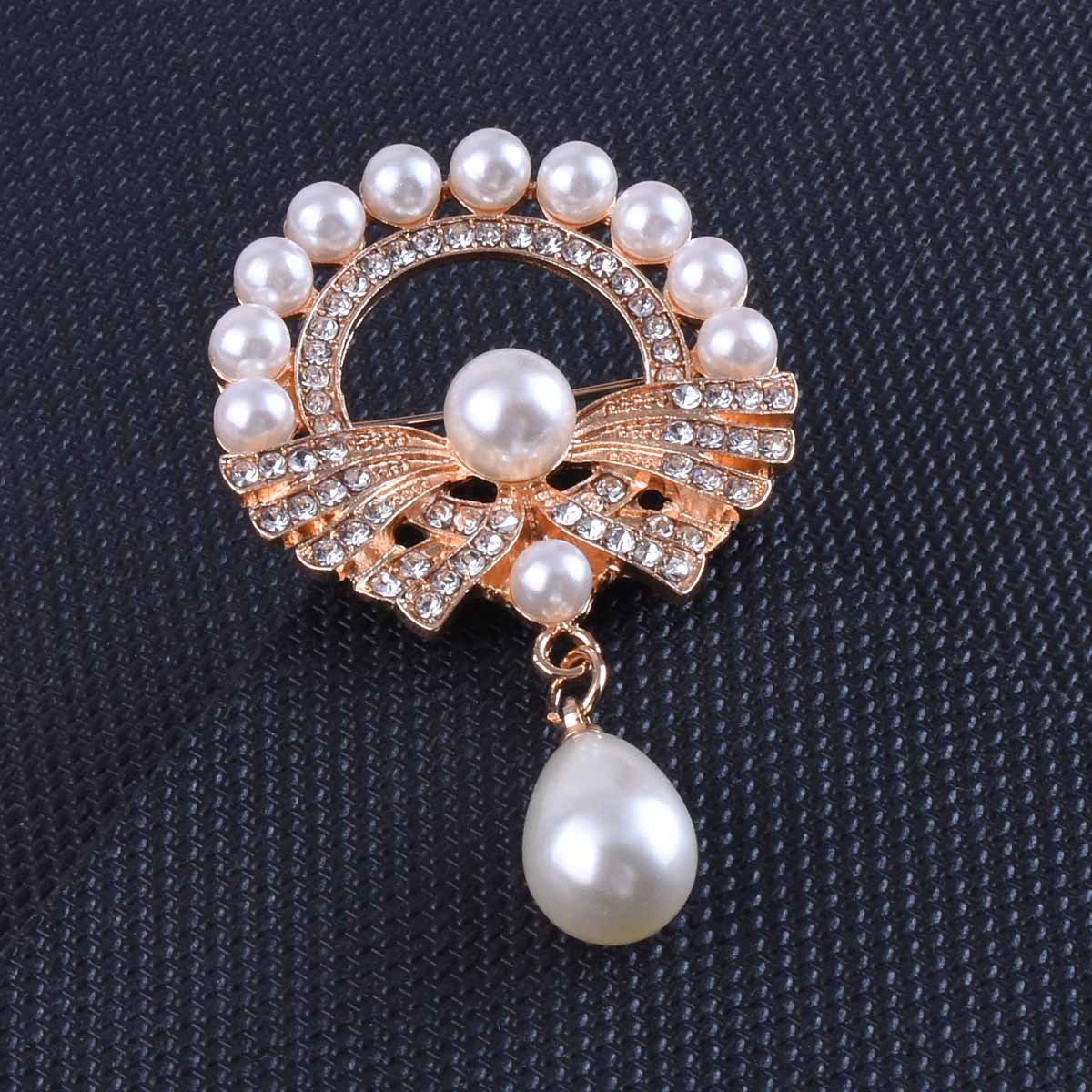 Spilla con perle da donna elegante accessorio di lusso_voghion.com