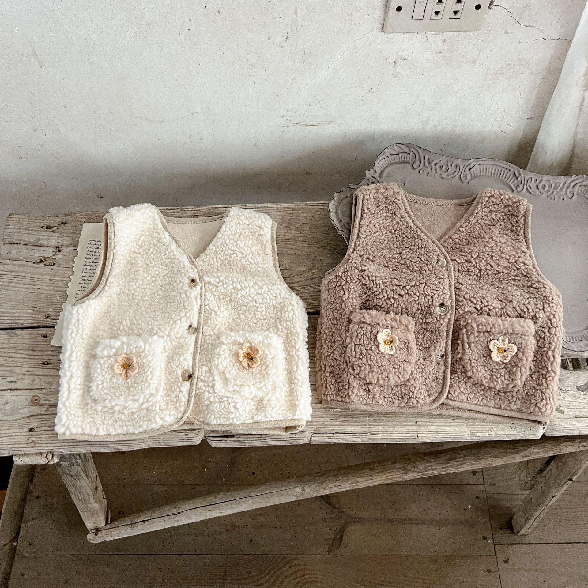 Ins coreano niñas bebés bebés espuma de lana gruesa chaleco de flores chaleco de recién nacido abrigo caliente universal