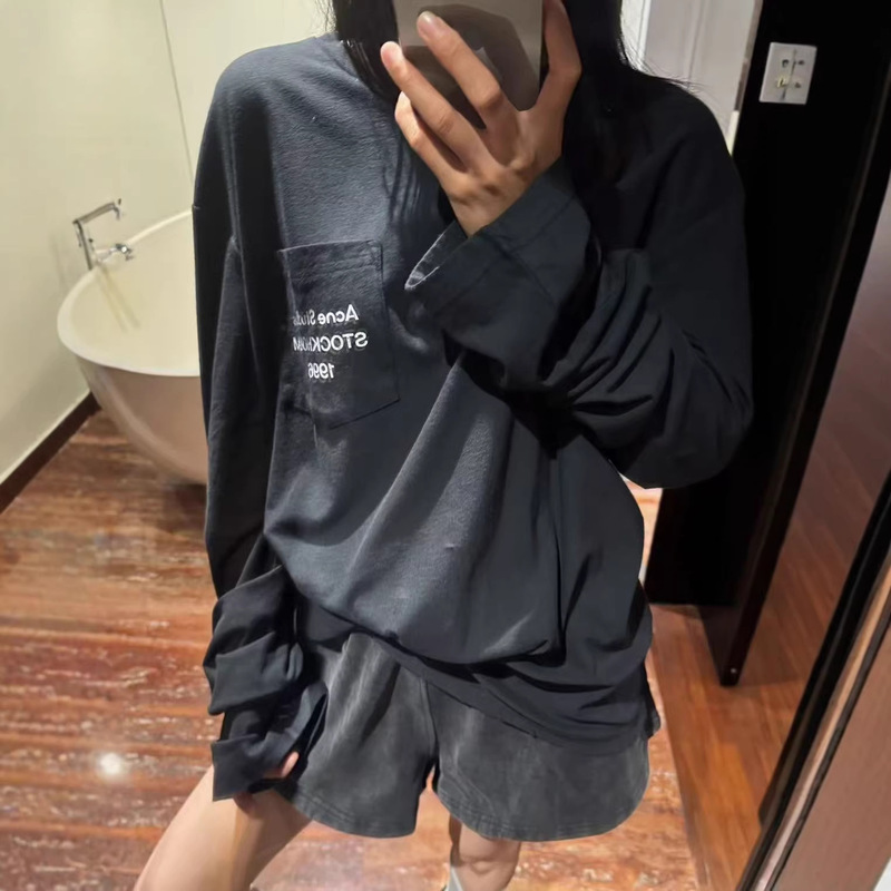 26 High-End Version of the New Ac Series Pocket Logo Print Round Neck Long-Sleeve T-Shirt, Loose Fit, in Stock for Live Sales 26 High-End Version of the New Ac Series Pocket Logo Print Round Neck Long-Sleeve T-Shirt, Loose Fit, in Stock for Live Sales