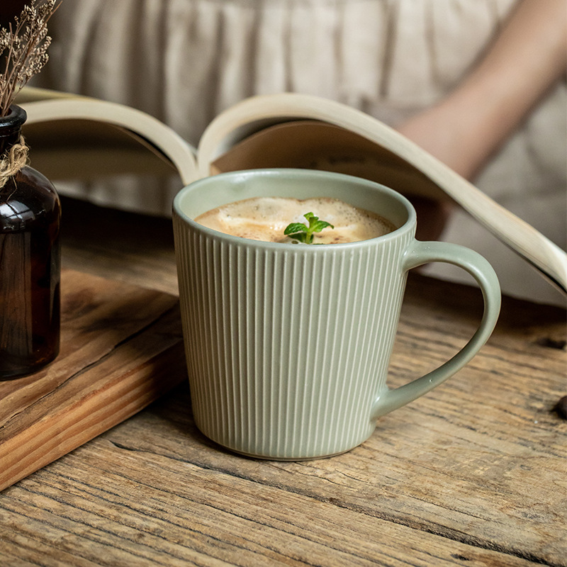 Dos paquetes Xiwu Creative Relief Couple Cup Fabricantes Suministro de tazas de café de cerámica para el hogar Tazas de agua Tazas