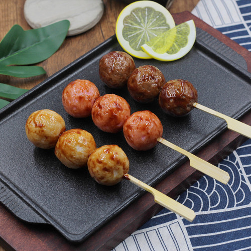 Simulated food Japanese teriyaki crispy bone meatball skewers charcoal grilled chicken meatball skewers model convenience store decoration shooting props