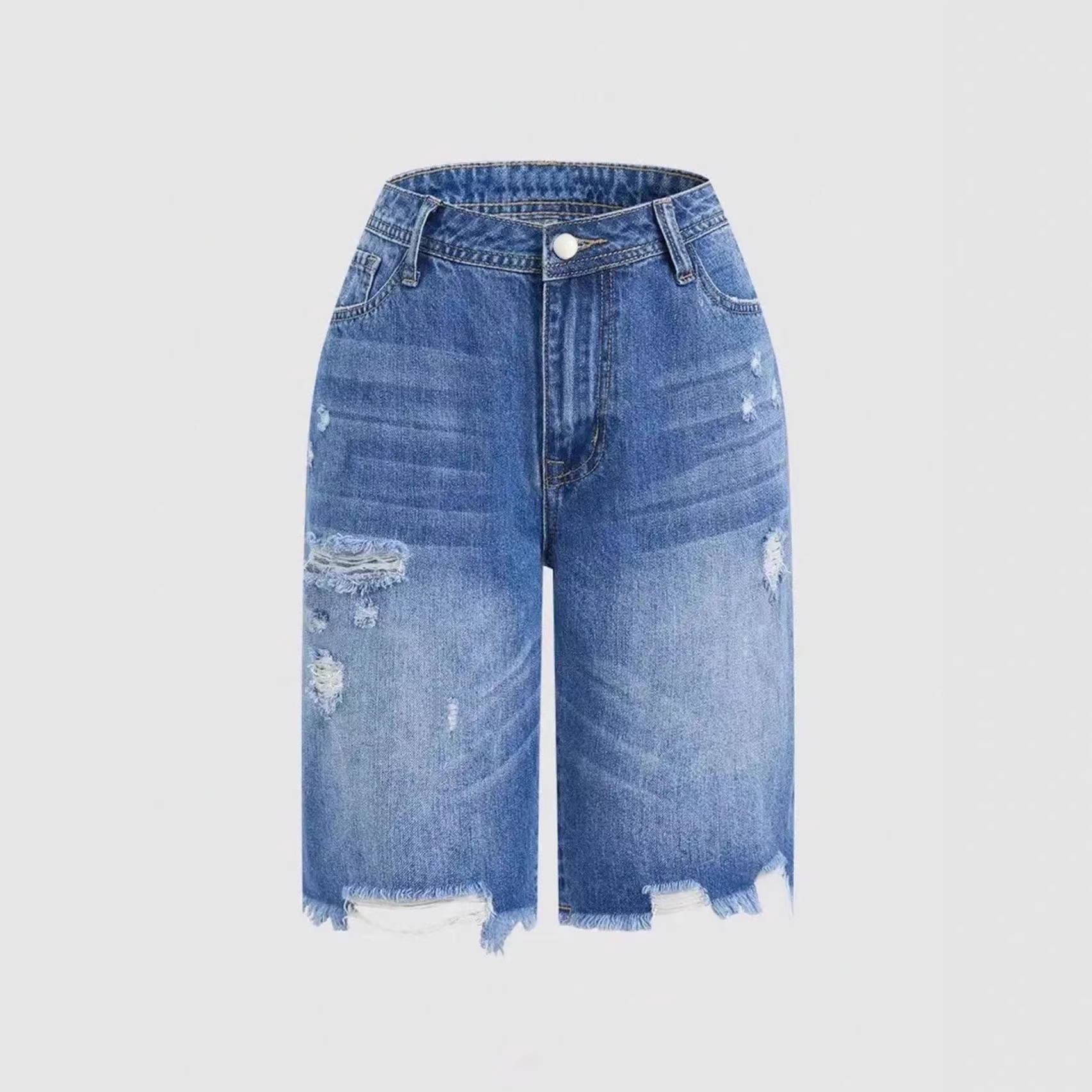 Shorts vaqueros desgastados de inspiración vintage – Corte bermuda de largo medio con dobladillo sin rematar y detalles rasgados_voghion.com