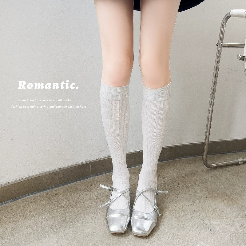 White spring summer colored breathable Japanese socks, mid-length, fitted