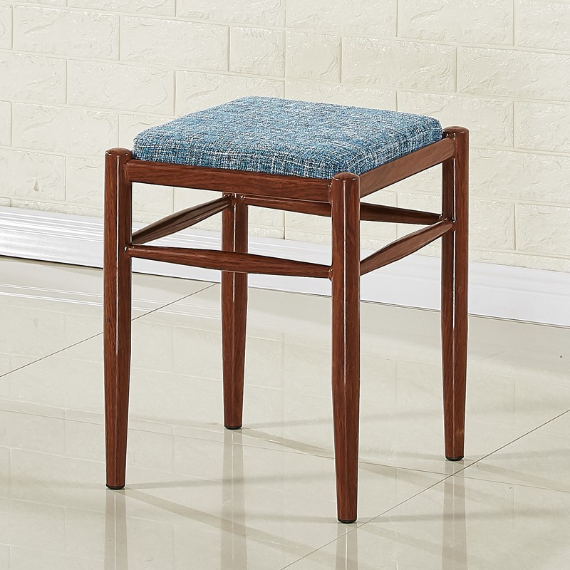 파란색 움푹 패인 어두운 무늬 철제 사각형 의자 두꺼운 버전