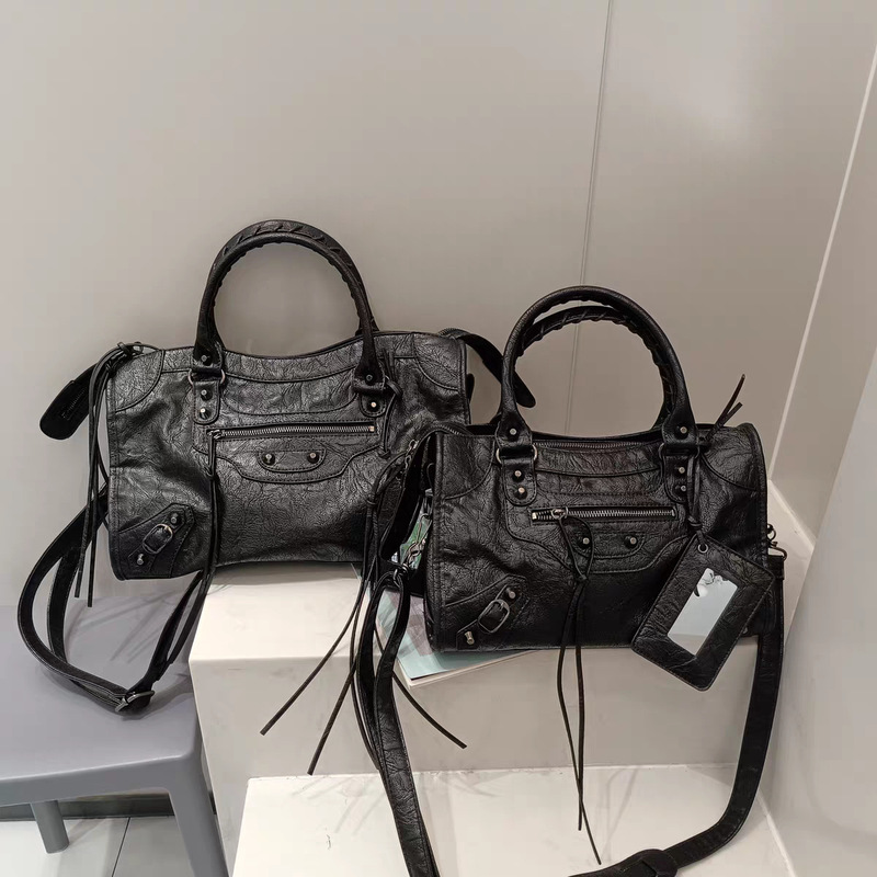 Cross-Border Paris Rivet Biker Bag, Ins-Style Hot Girl Bag, French-Inspired Retro Trendy Handbag, Pillow Bag, Shoulder Crossbody Bag