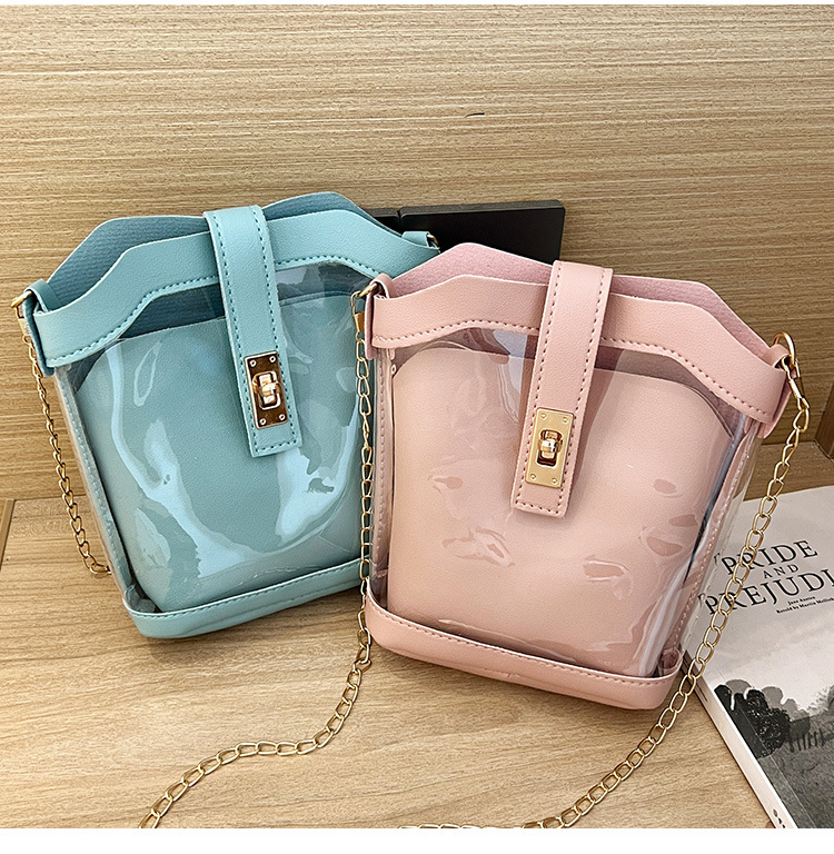 Women's Small PVC Solid Color Classic Style Lock Clasp Crossbody Bag display picture 7
