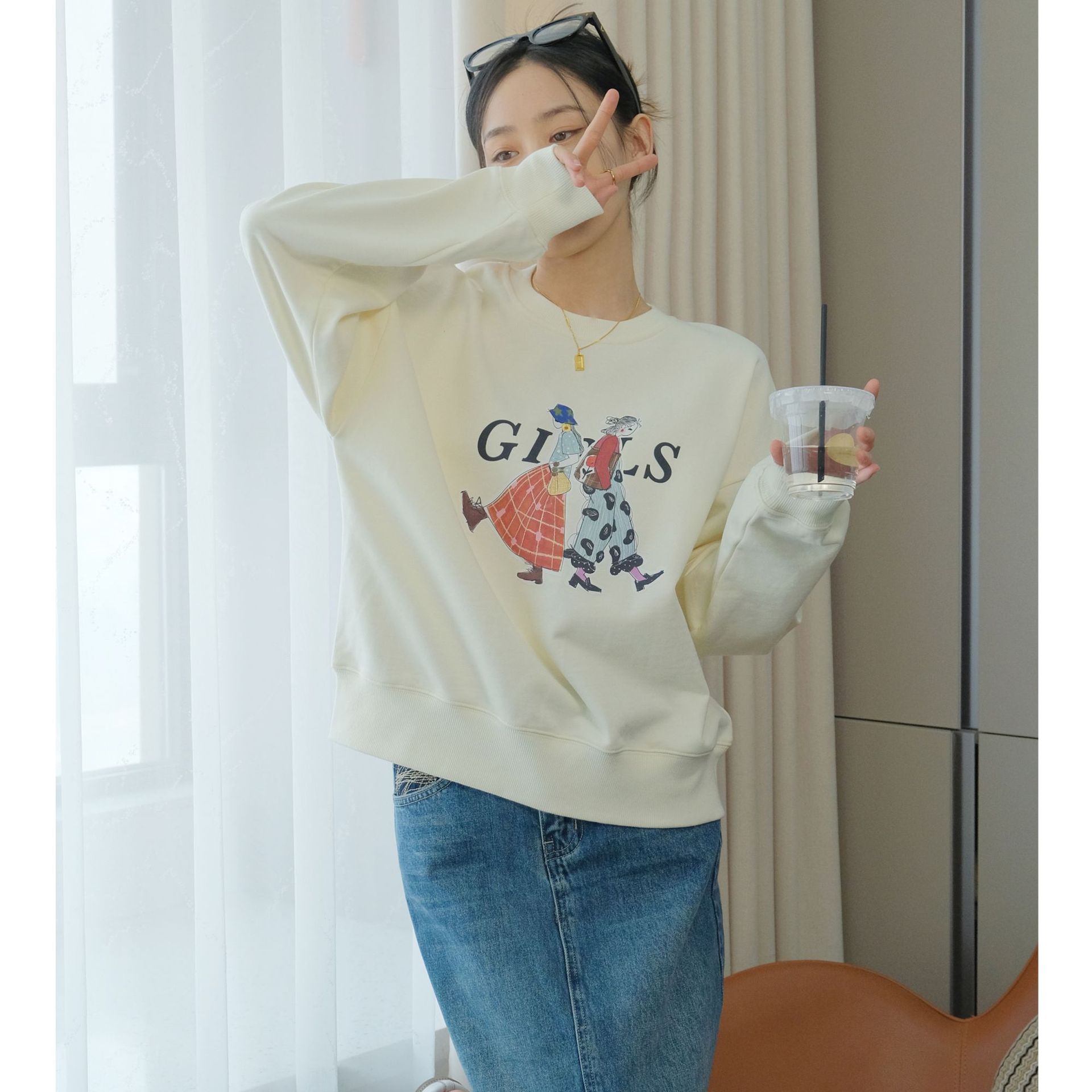 French age reduction!fashion girl Embroidery Easy Lazy cotton material Show thin leisure time T-shirts Long sleeve Socket Sweater