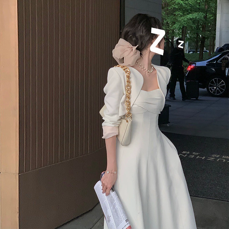 Белое платье 2022 осень из двух частей короткий пиджак на талии дизайнерская юбка без рукавов