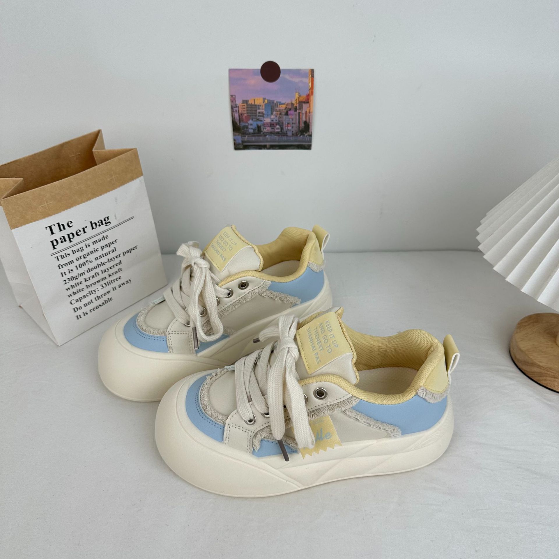 Zapatos de skate de fondo grueso y de altura baja de las niñas de la escuela deportiva universal zapatos de lona casuales 2025 primavera zapatos de mujer coreanos