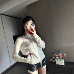 现货Miu针织开衫舒适软糯圆领经典百搭长袖字母刺绣25秋冬新款女