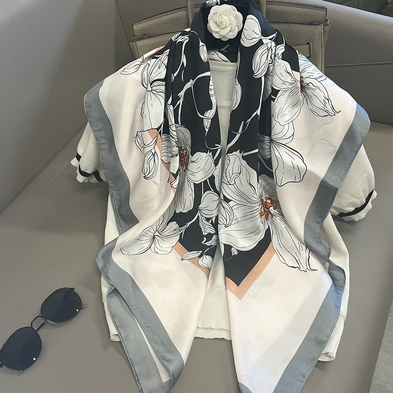 정원에 꽃이 피다 - 회색