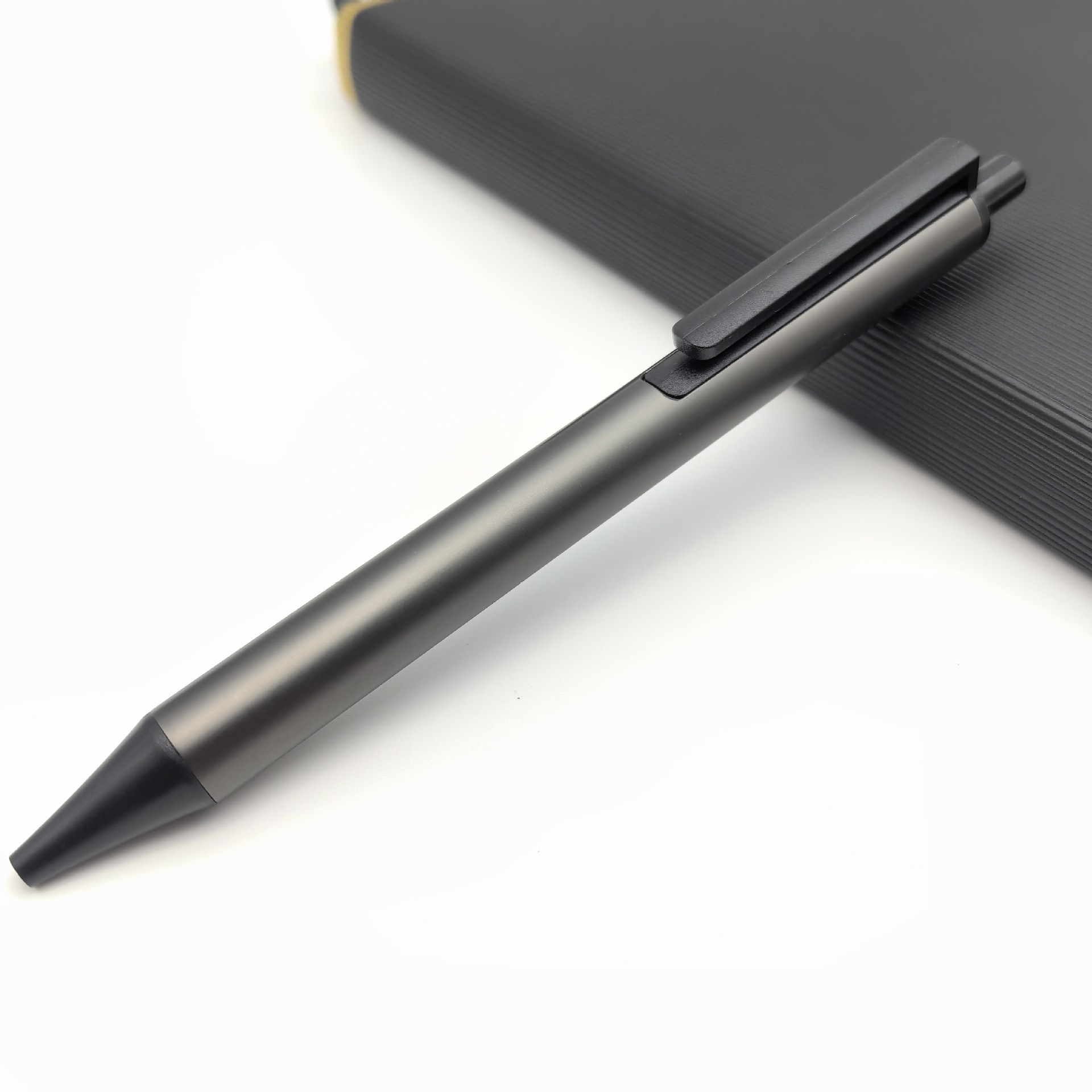 Bolígrafo de metal personalizado barra de aluminio colorido bolígrafo comercial puede ser logotipo láser publicidad publicitaria bolígrafo regalo al por mayor