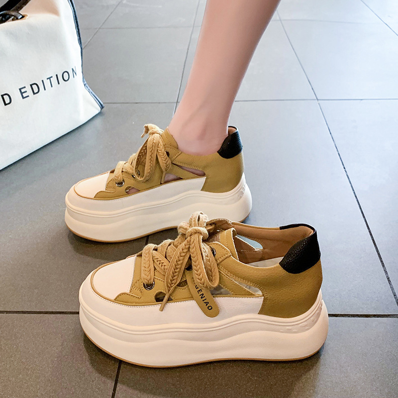 Zapatos blancos transpirables para hombres verano 2024 nuevos zapatos casuales deportivos de alta altura con suela gruesa