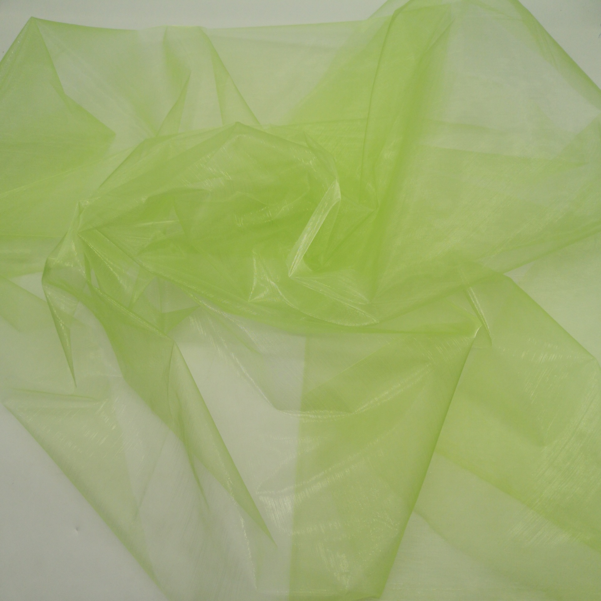 PALE FRUIT GREEN